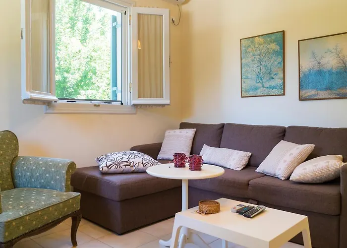 Апартаменты Avelia Pink *