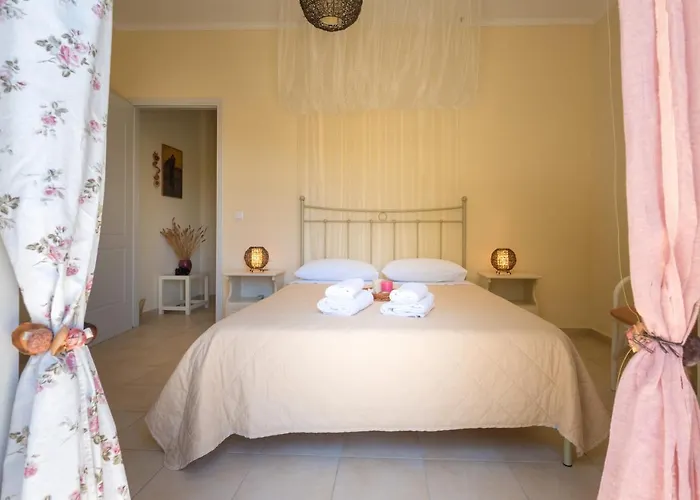 Апартаменты Avelia Pink *